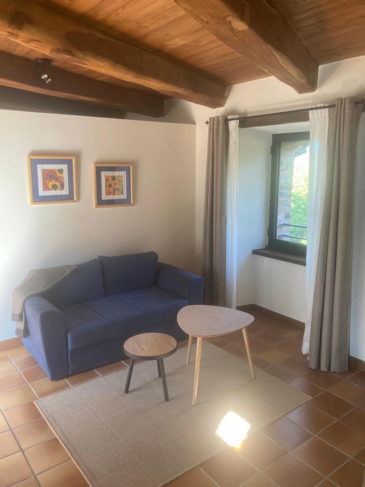 Les Terres Aoyama Hotel Saint Julien Les Rosiers Bagian luar foto