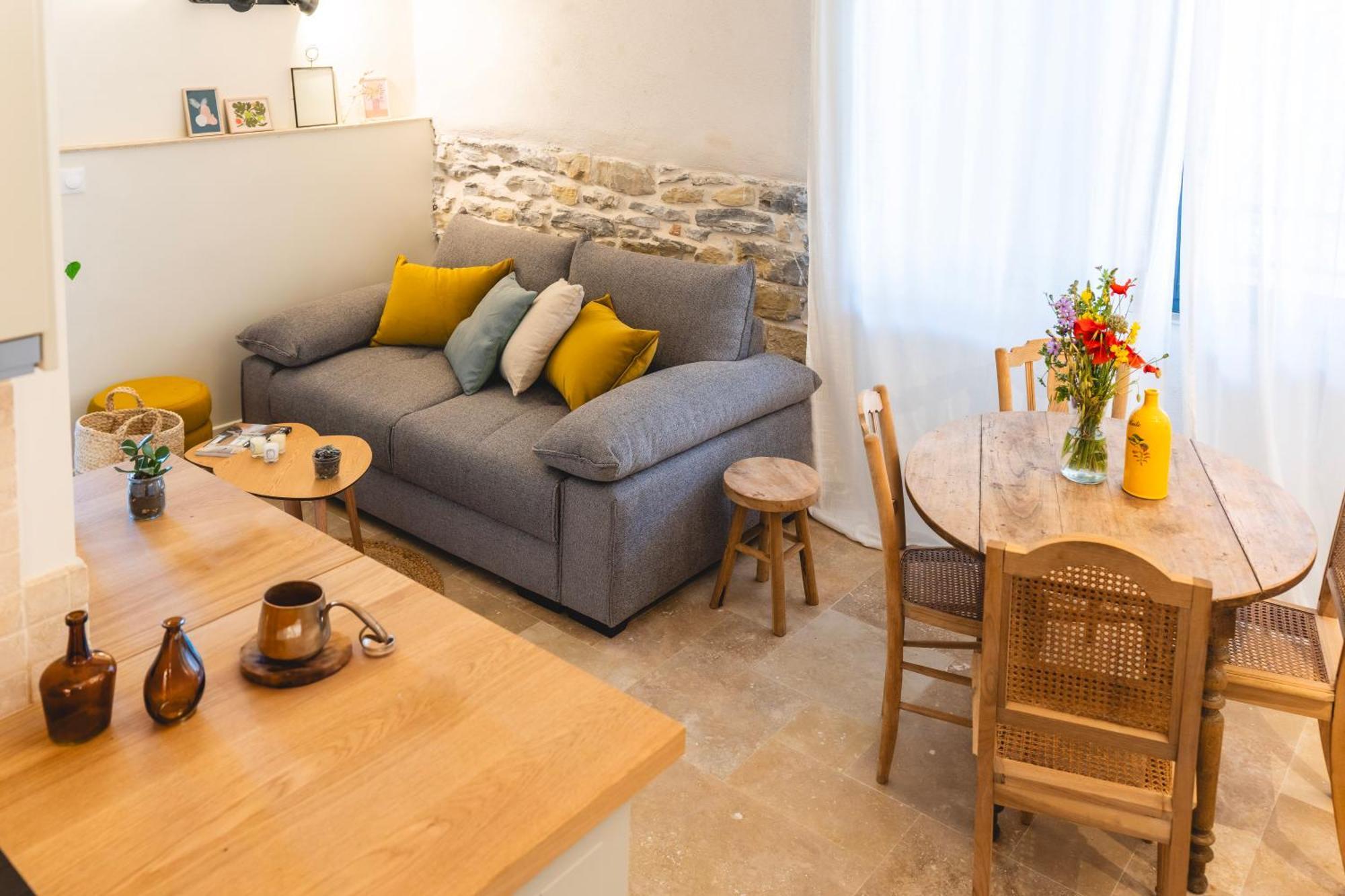 Les Terres Aoyama Hotel Saint Julien Les Rosiers Bagian luar foto