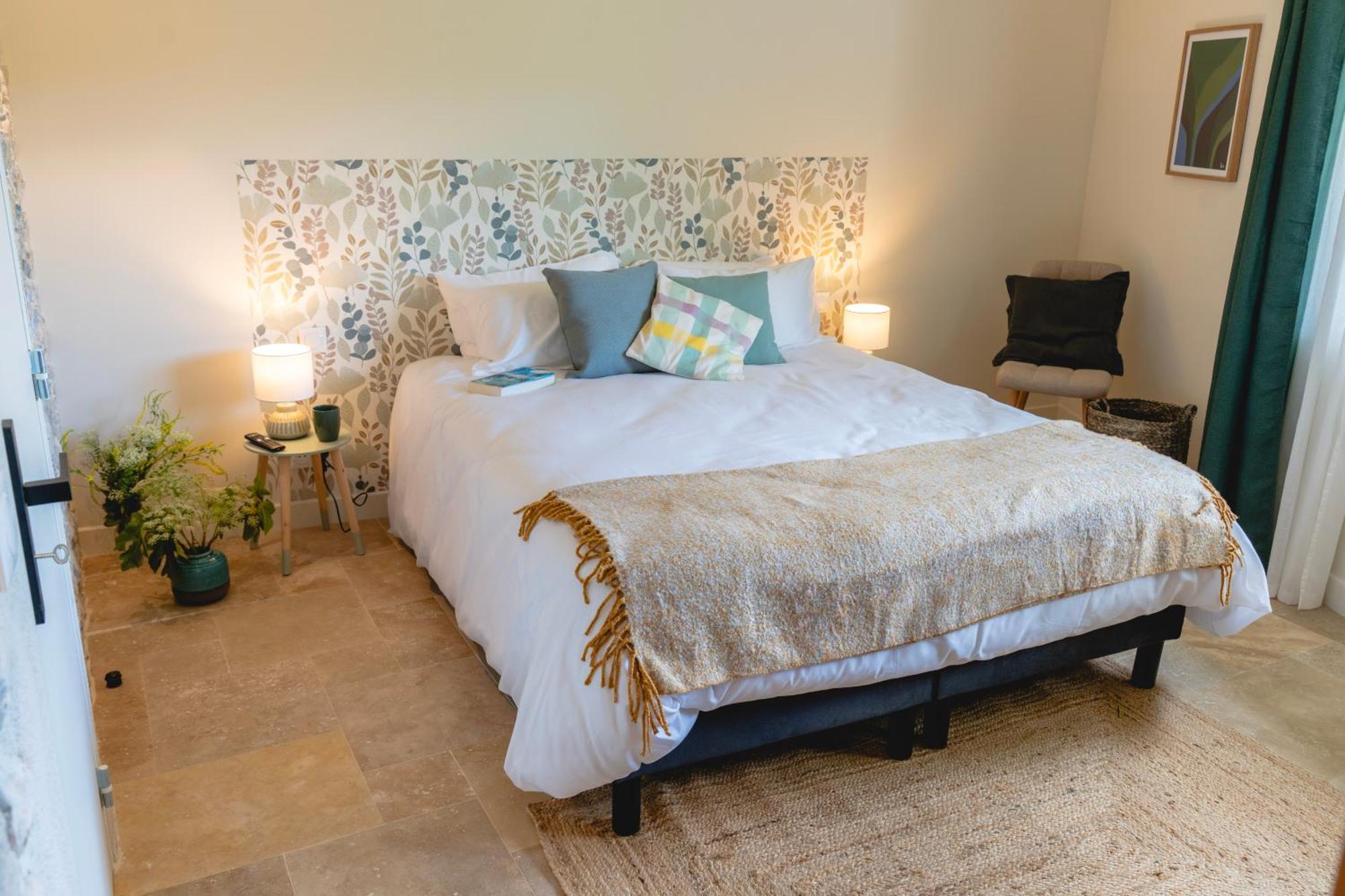 Les Terres Aoyama Hotel Saint Julien Les Rosiers Bagian luar foto