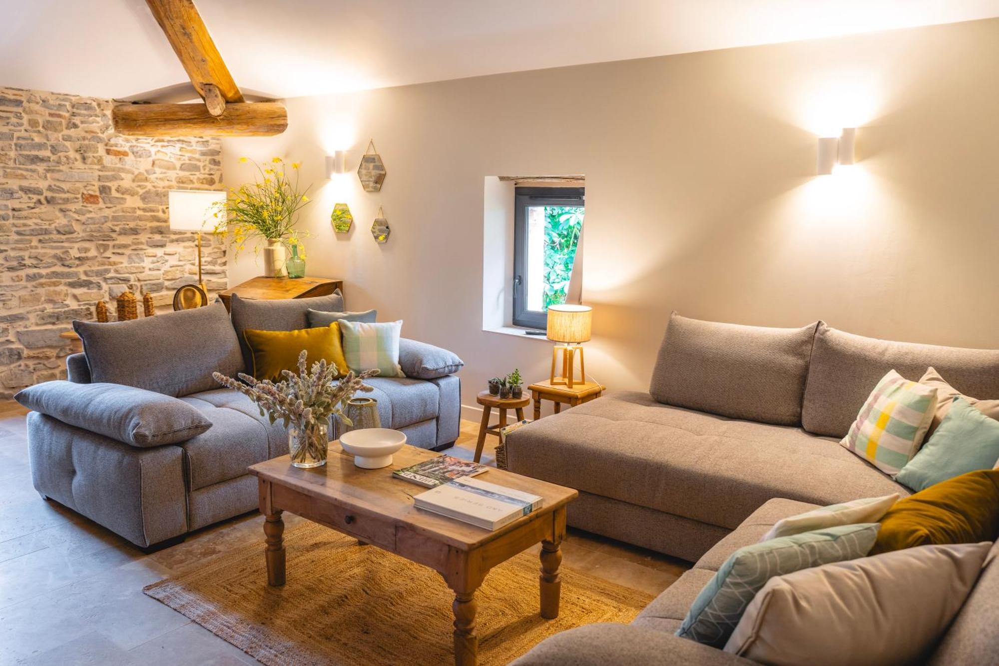 Les Terres Aoyama Hotel Saint Julien Les Rosiers Bagian luar foto
